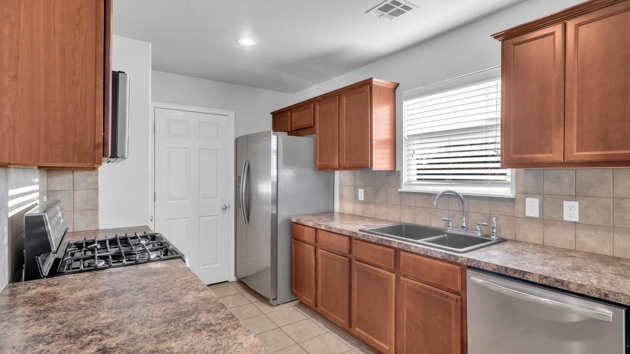 14709 E 107th Pl N - Photo 4 of 16