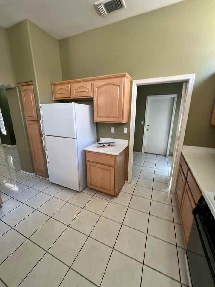 10416 Georgetown Pl - Photo 7 of 8