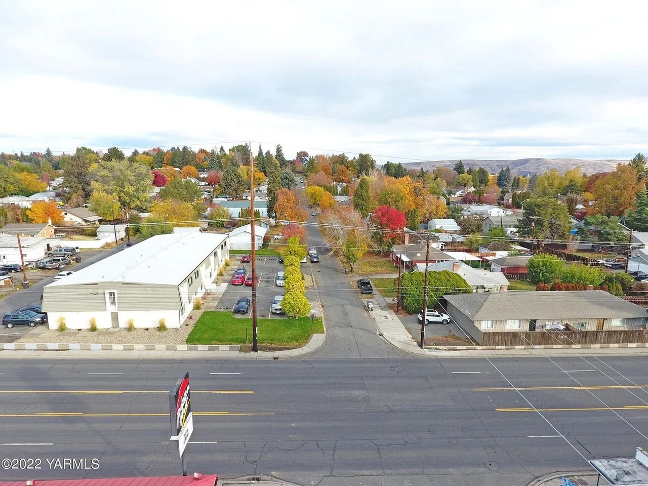 Welcome To The 20th Ave Apartments - Photo 5 of 6