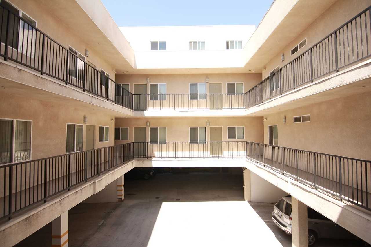 251 Robinson Street - Photo 2 of 19