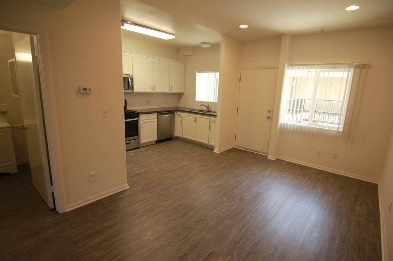 251 Robinson Street - Photo 5 of 19