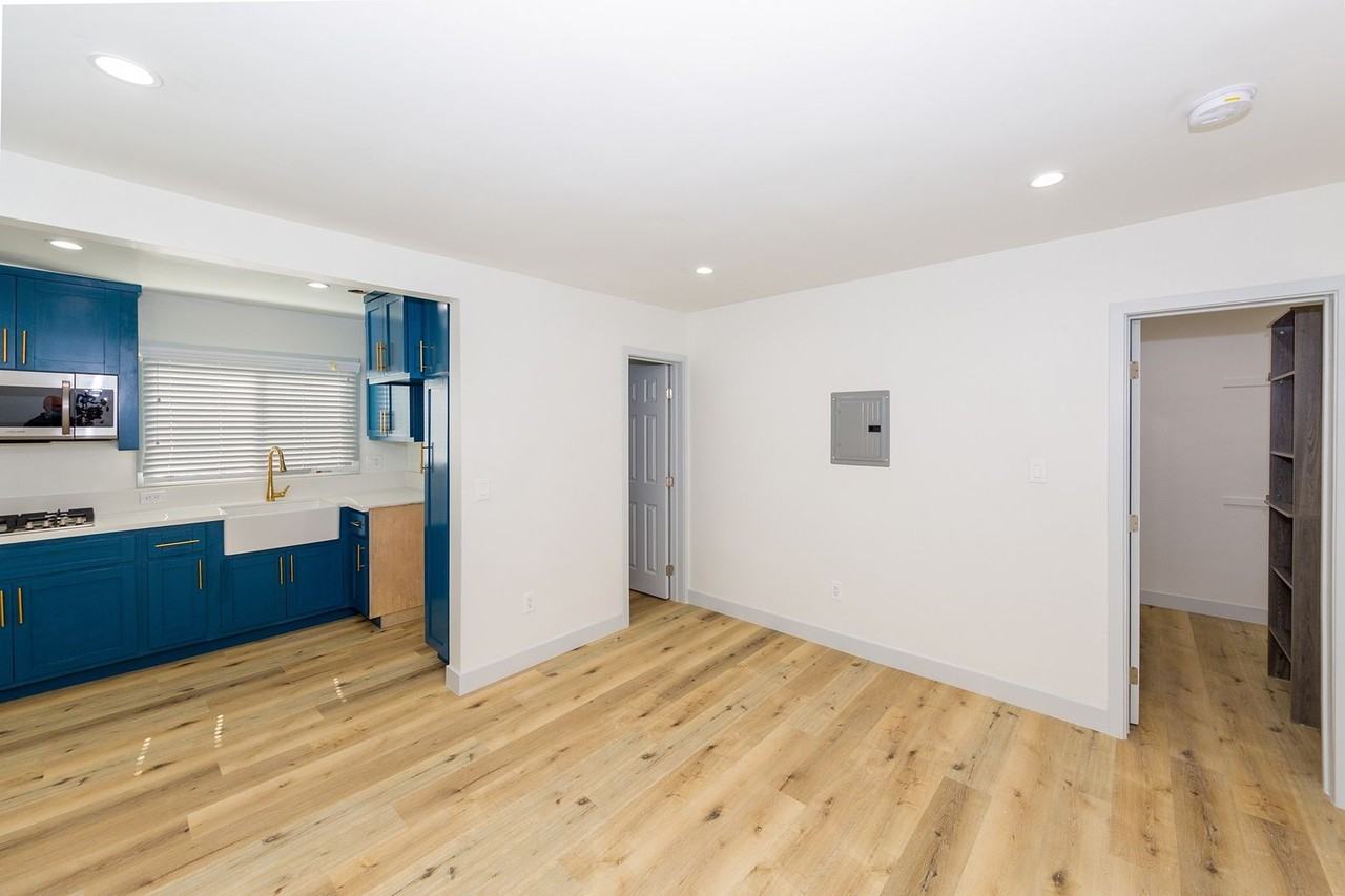 1497 - Photo 3 of 12