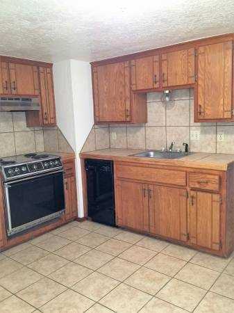 1901 E Lindsey - Photo 4 of 39