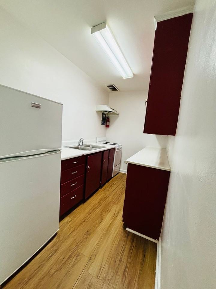 135 Mathews Street - Photo 3 of 14