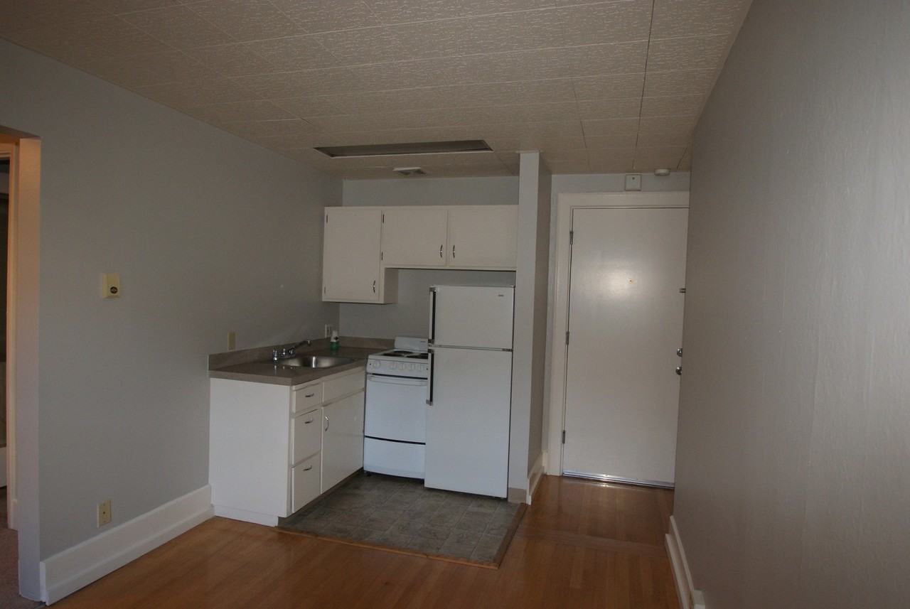 Oxford Crest Apartments - Photo 3 of 6