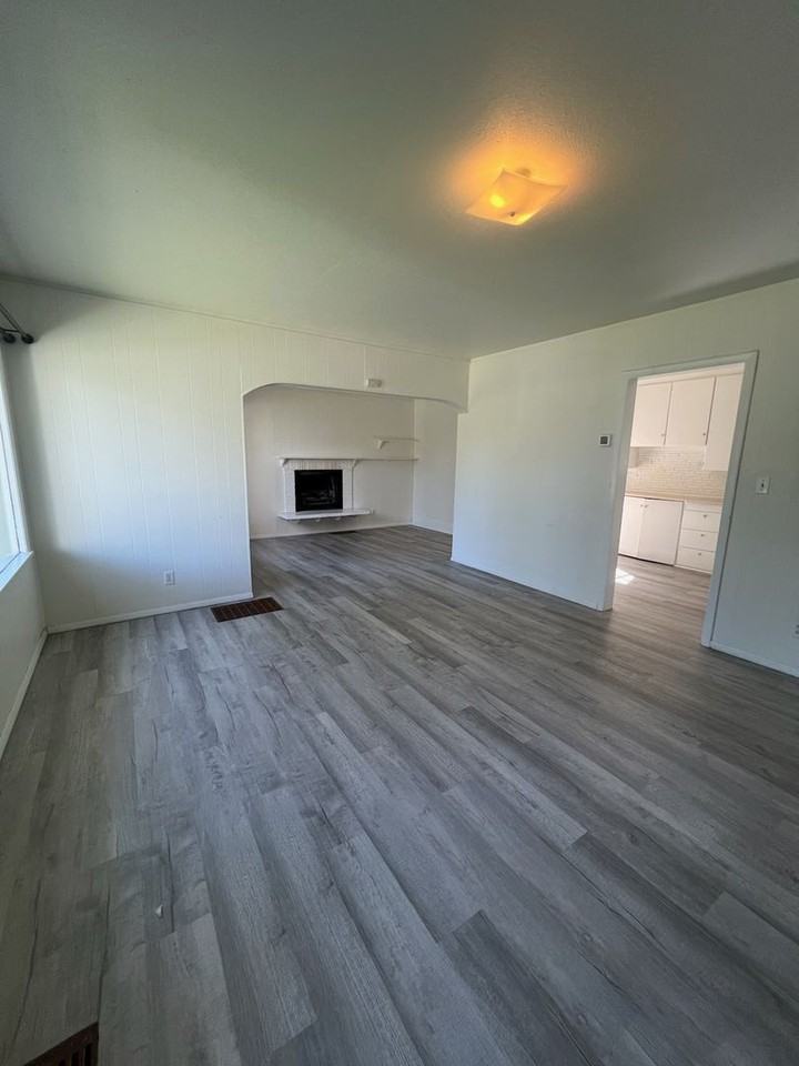 2629 Park St - Photo 2 of 13