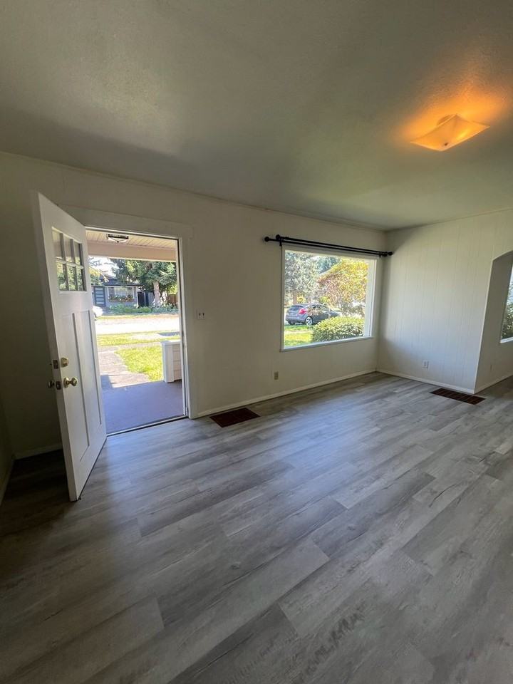 2629 Park St - Photo 3 of 13