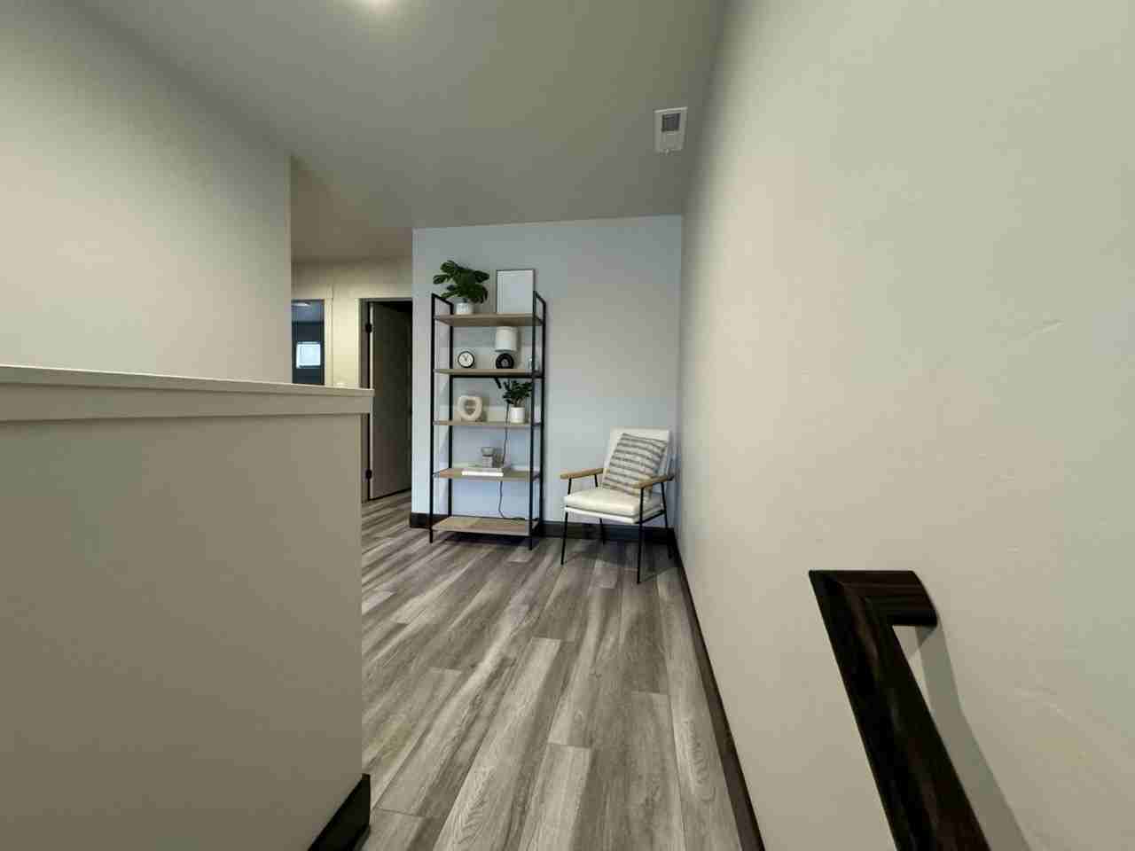 1010 E 7th St #F - Photo 6 of 34