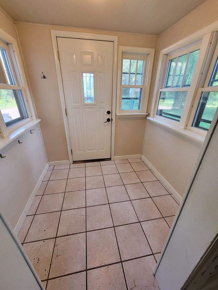 2211 Preston Rd - Photo 3 of 17