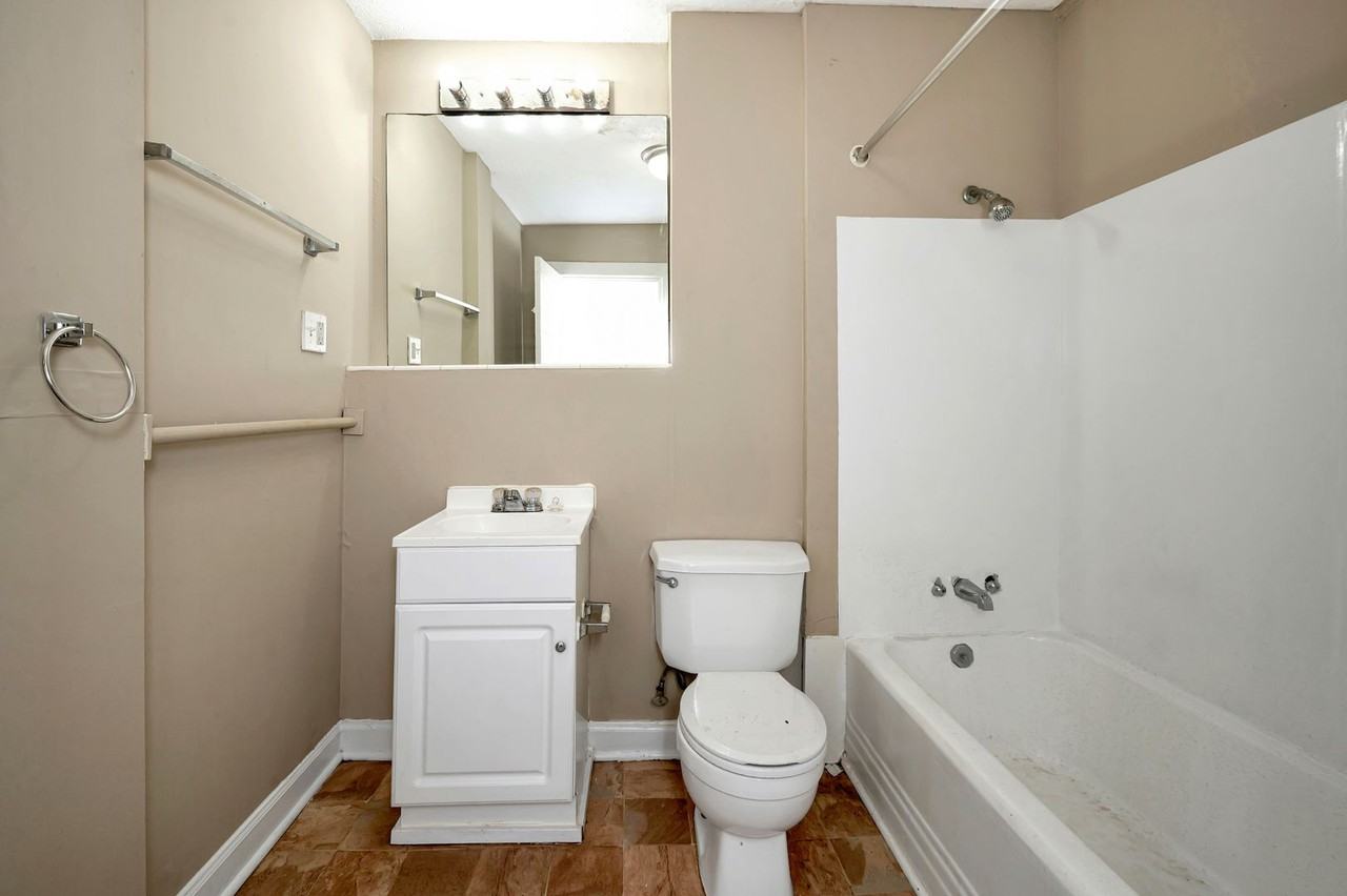 The Fitzgerald in Five Points - Photo 4 of 25