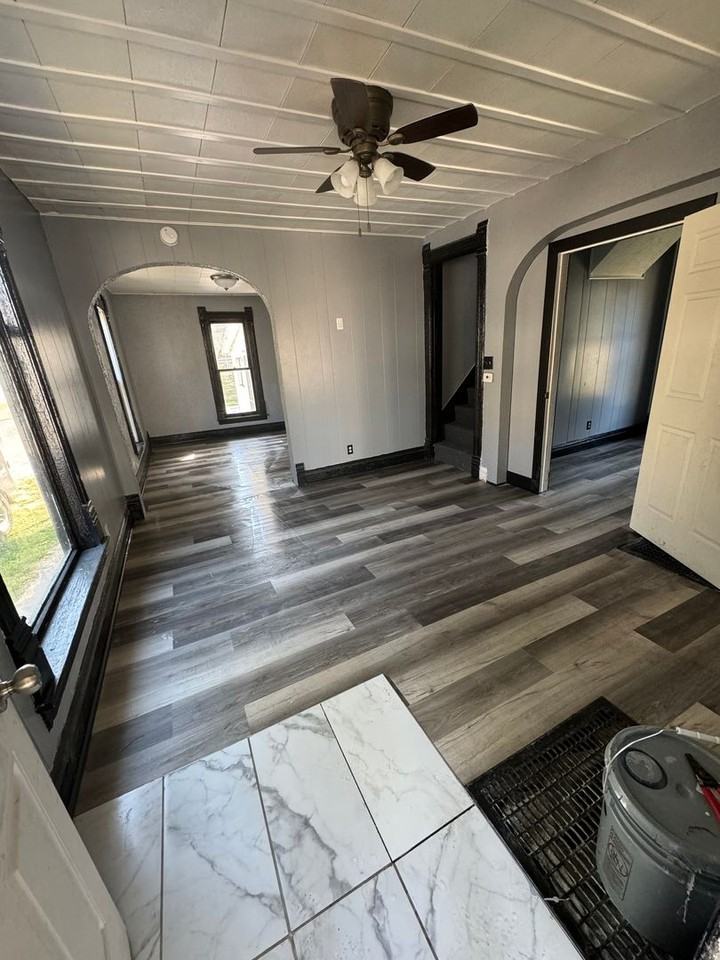 619 W Indiana Ave - Photo 2 of 10