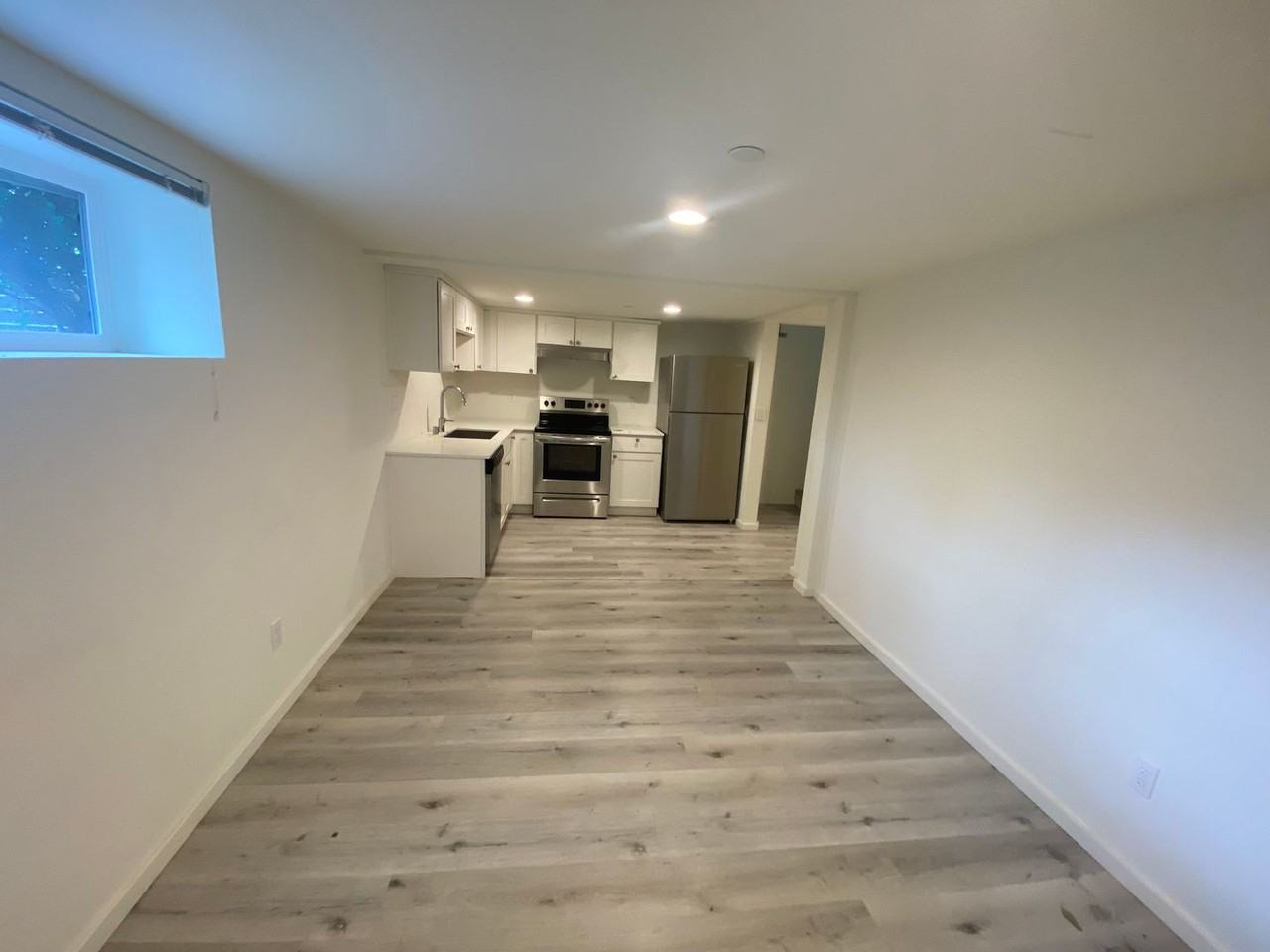 SEA 1709 Columbia - Photo 3 of 8