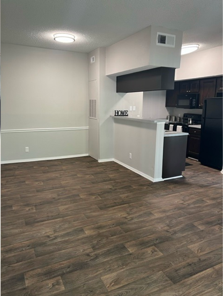 Landmark at Pine Court - Photo 3 of 50