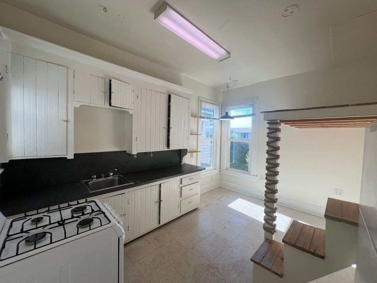 920 N Garden St #3 - Photo 3 of 7