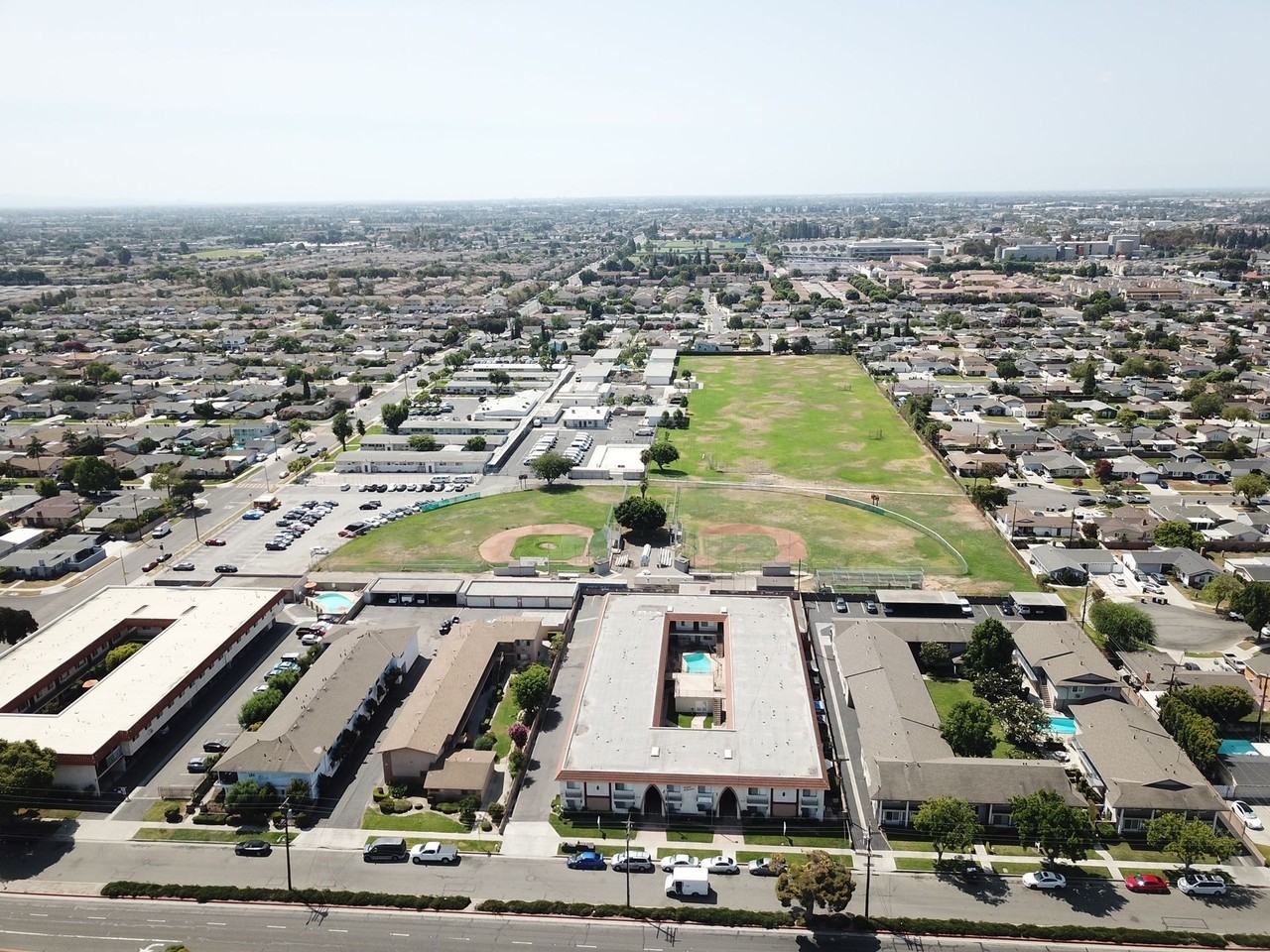 6412 Crescent Ave - Photo 6 of 7