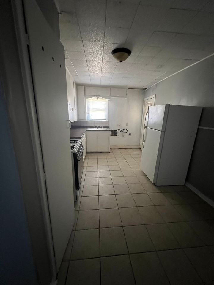 603 East North 16th Street - Photo 3 of 5