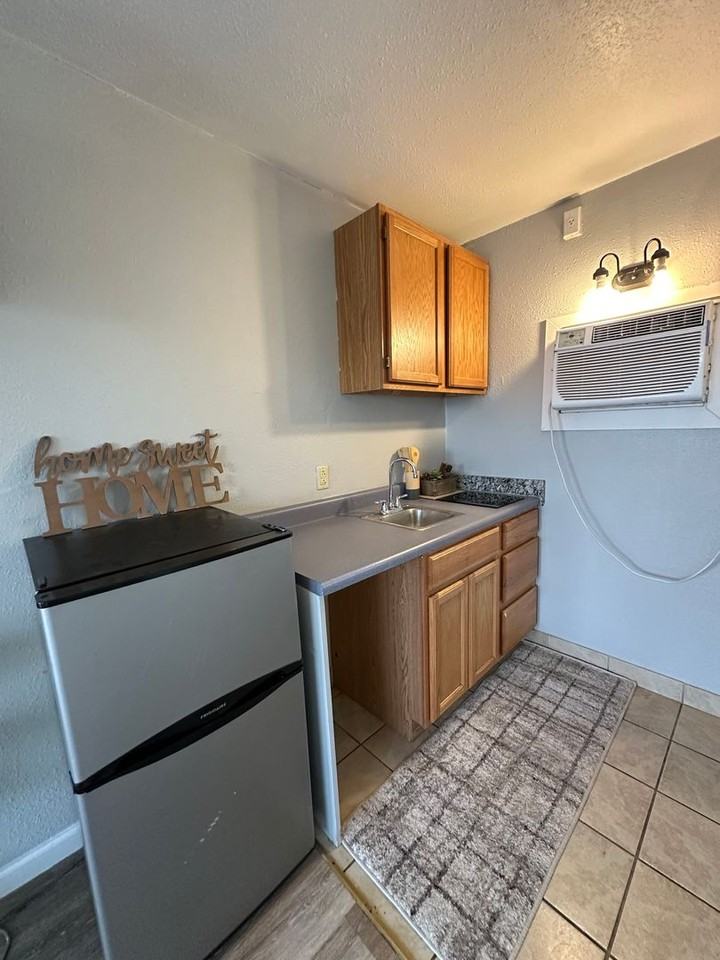 2824 North Avenue - Photo 3 of 6