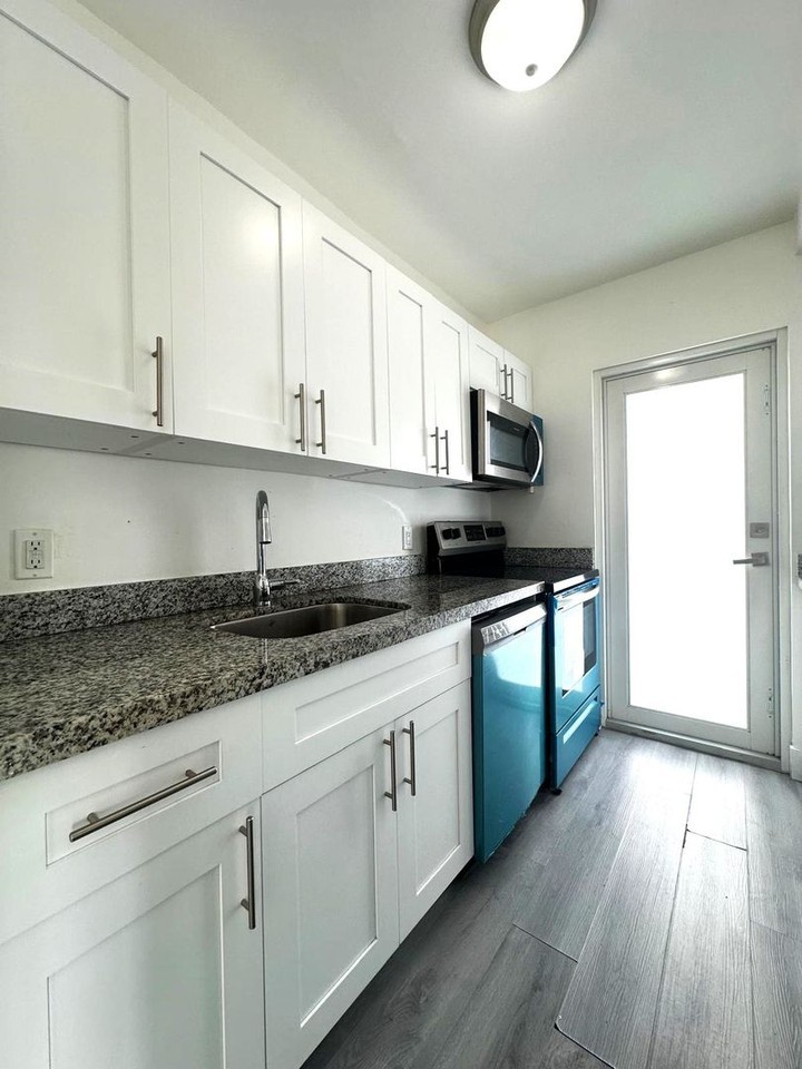 7293 Gary Ave - Photo 3 of 38