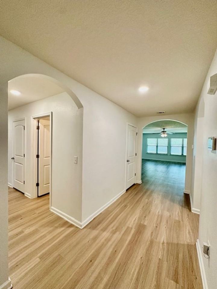 348 Merlin Ct - Photo 3 of 50