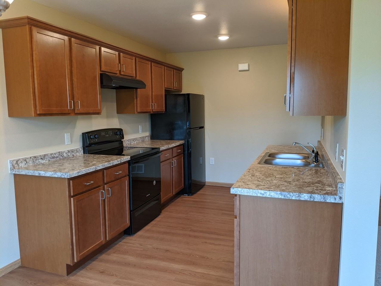 Pine Grove Estates Townhomes 1 - Photo 2 of 10