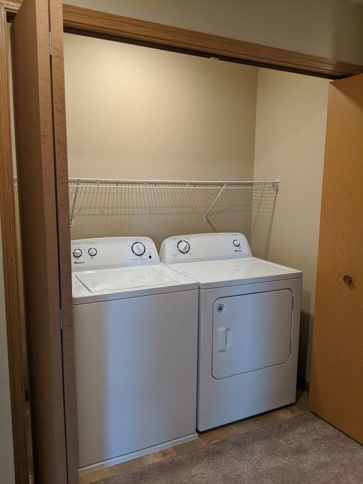 Pine Grove Estates Townhomes 1 - Photo 5 of 10