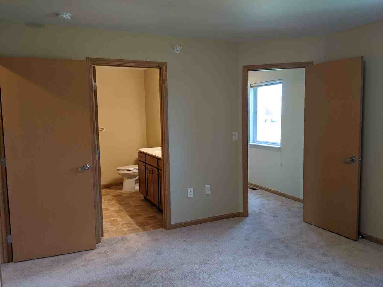 Pine Grove Estates Townhomes 1 - Photo 7 of 10