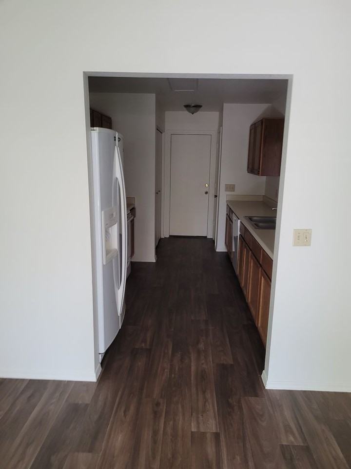 4531 East Ashurst Drive - Photo 5 of 10