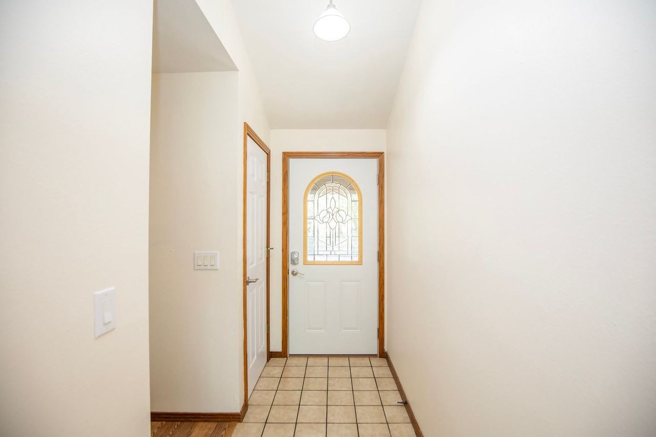 8 Wedgewood Ln - Photo 2 of 21