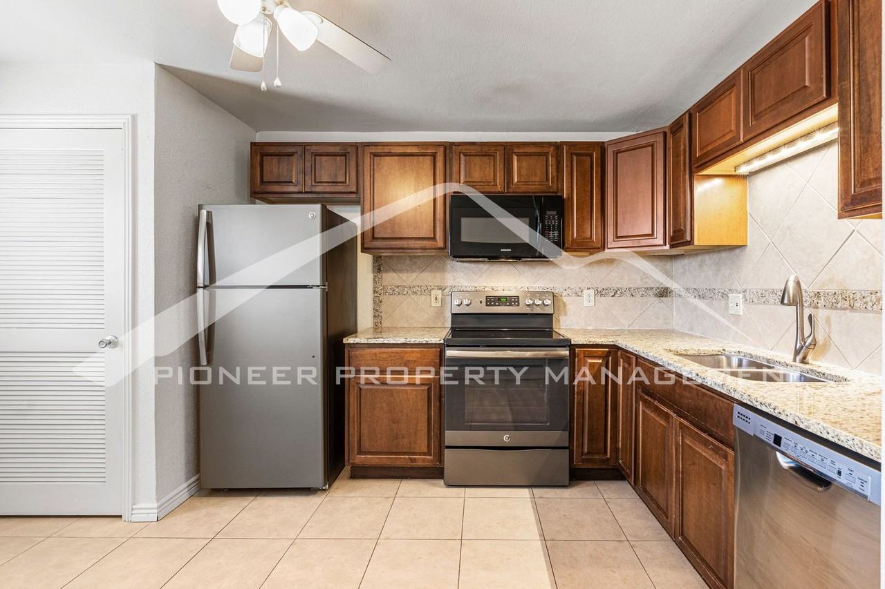 11930 W Independence Ave - Photo 7 of 18