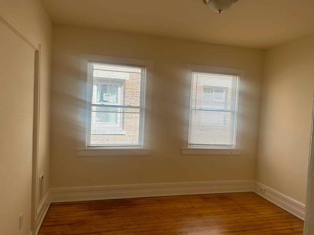 Bond St. 280-282 - Photo 2 of 8