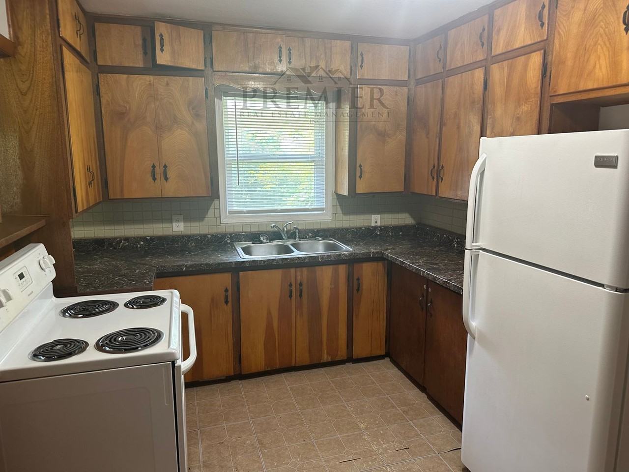 3610 Ashland Ridge Rd - Photo 3 of 17