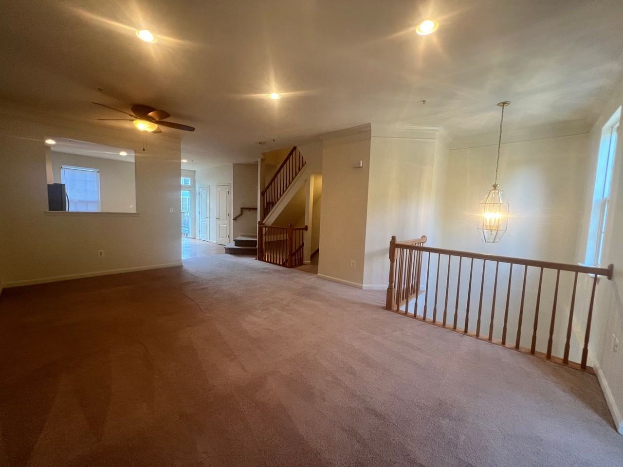 10204 Nareen St - Photo 3 of 25
