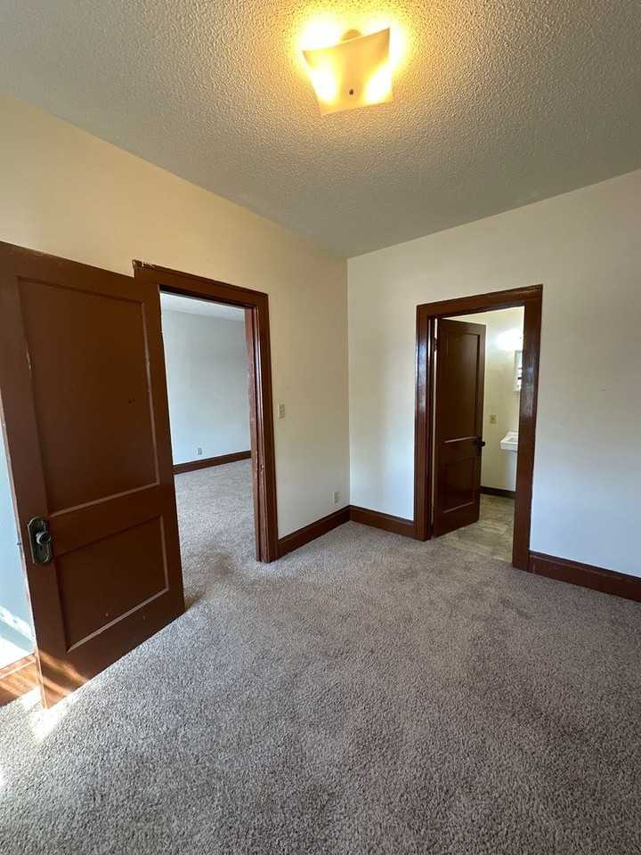 402 2nd Avenue Northwest #306 - Photo 5 of 8