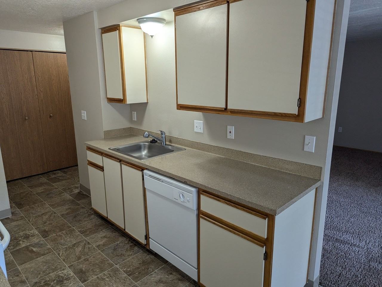 Silverwood Apartments - Photo 6 of 11