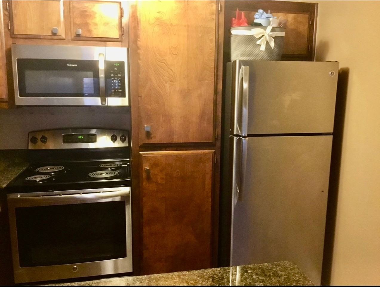 Century plaza apartments - Photo 7 of 7