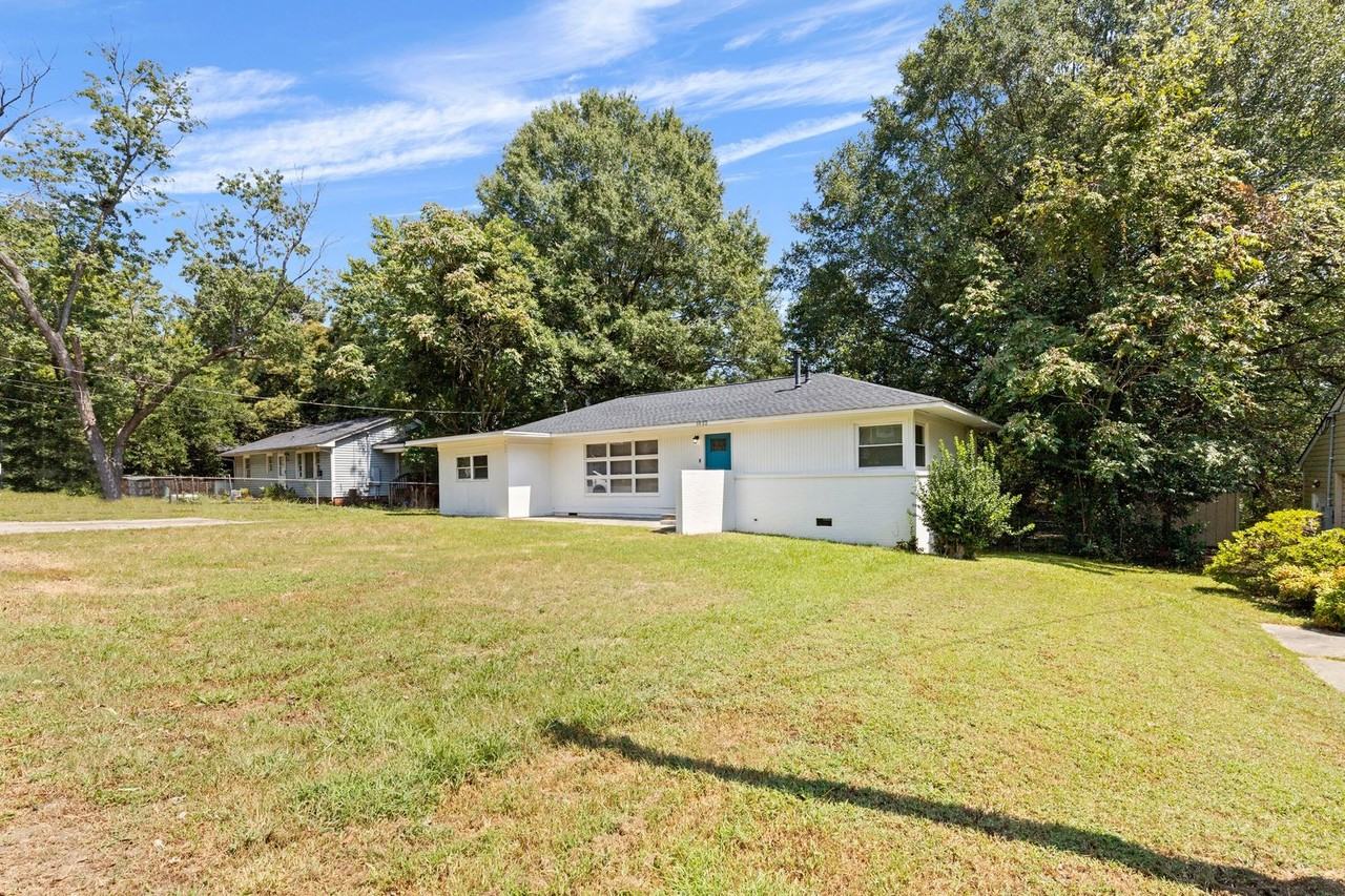 1022 Green Circle Dr - Photo 2 of 34