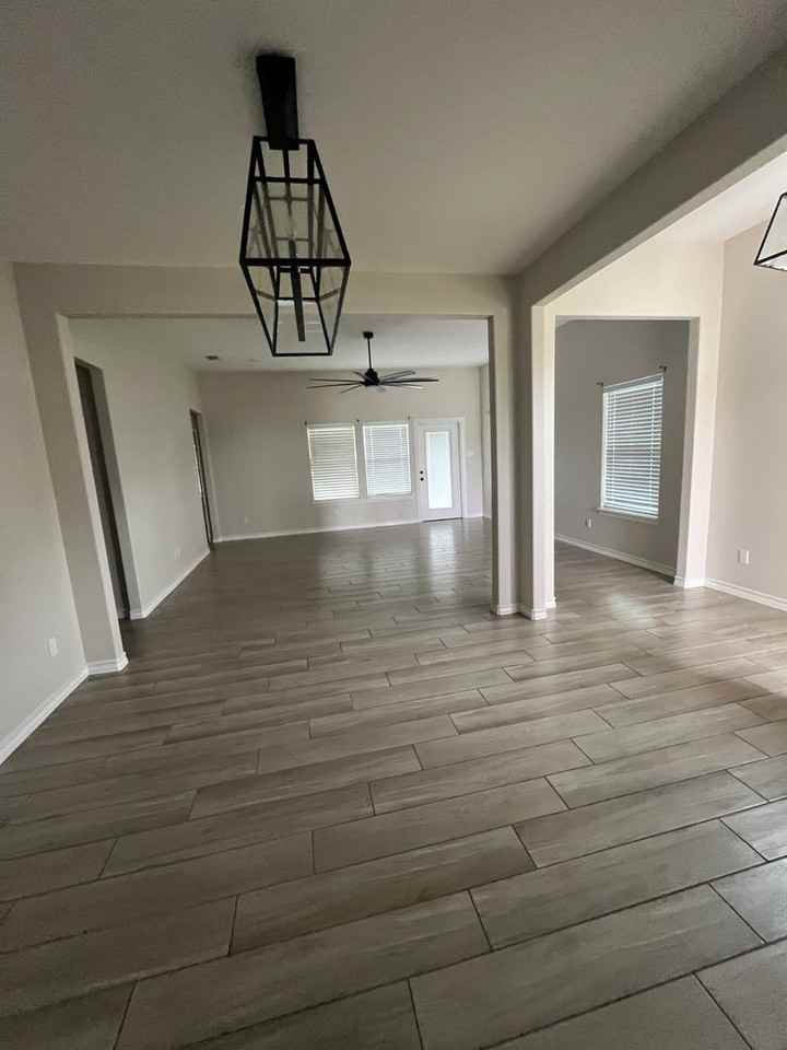 3117 Creek Side Dr - Photo 2 of 2