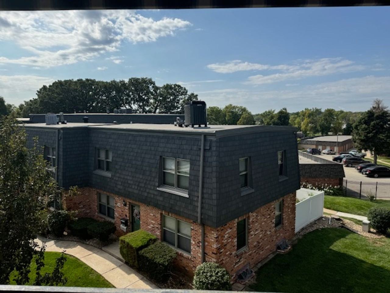 12731 Woodcrest Plz - Photo 2 of 17