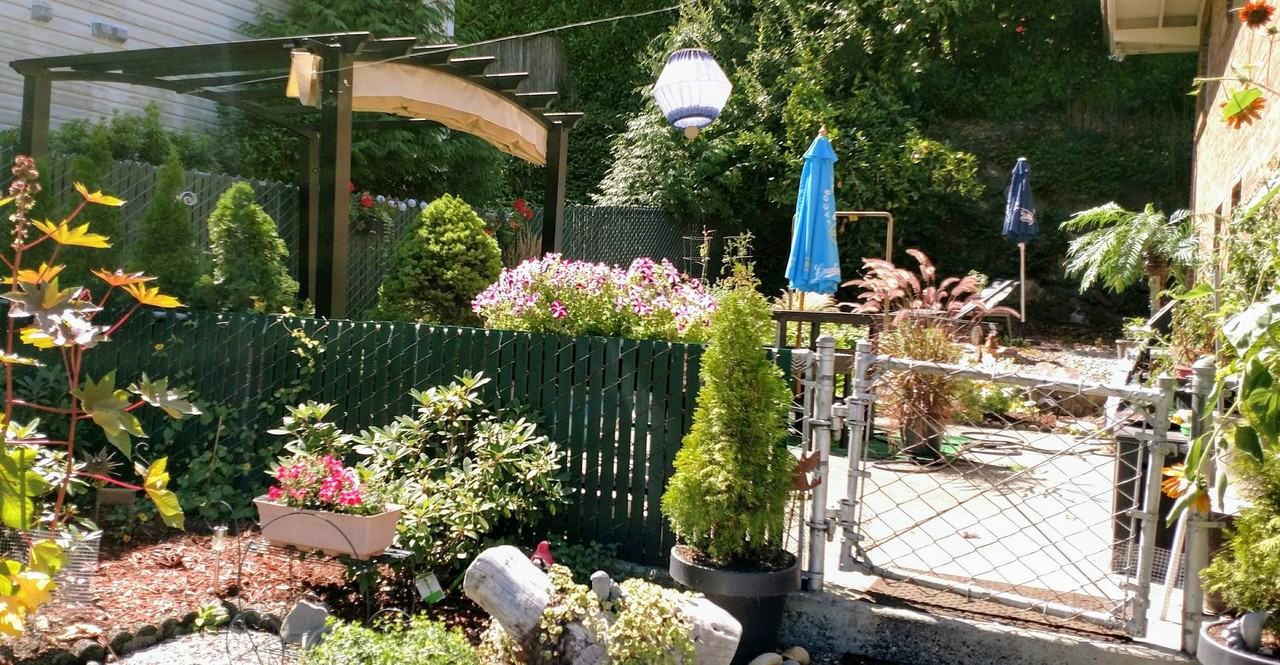 Astra Plaza - Photo 6 of 10