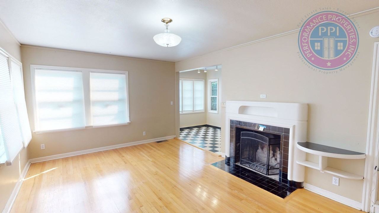 3935 Ne 74th Ave - Photo 2 of 22