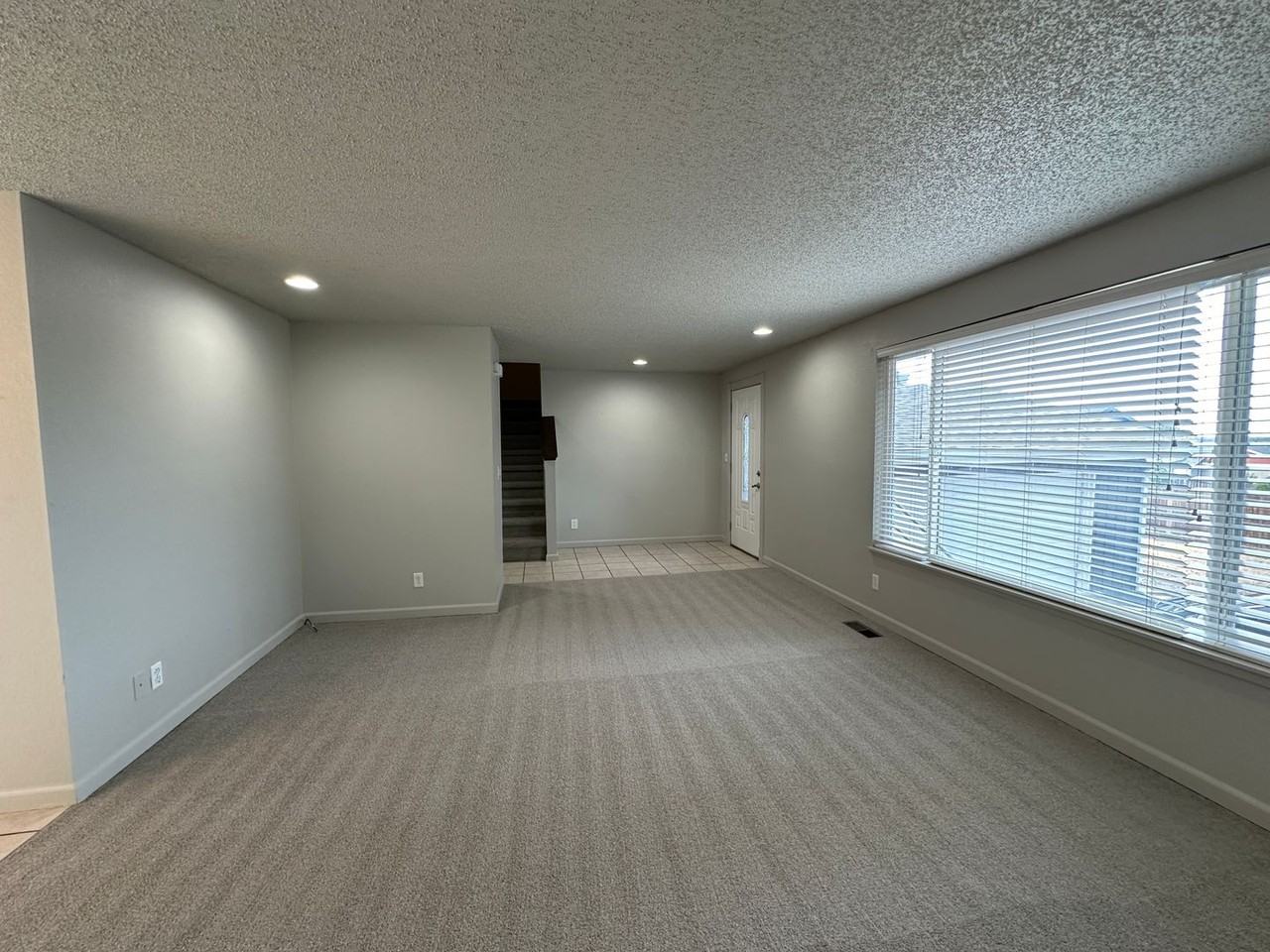 336 Satus St - Photo 3 of 34