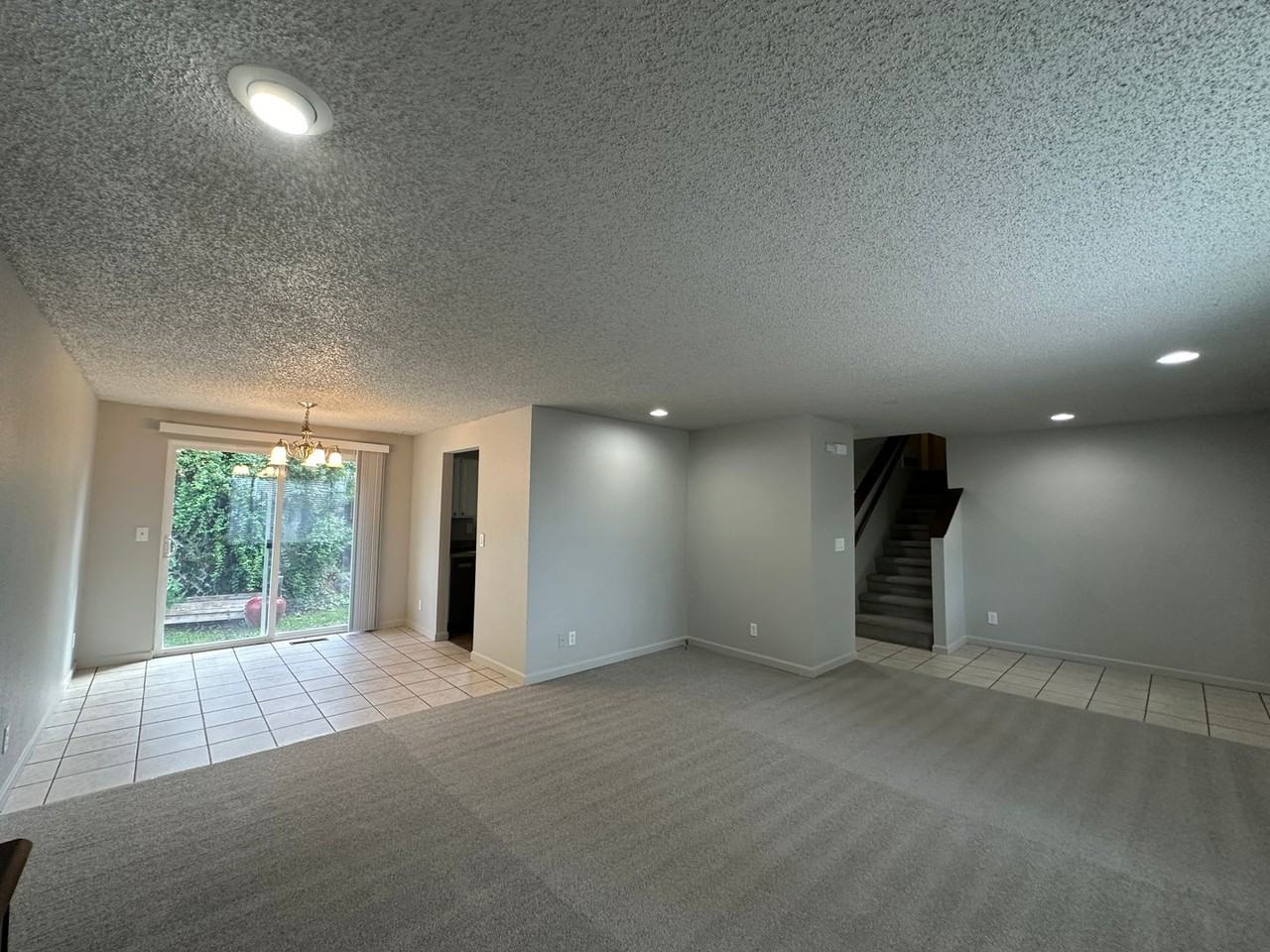 336 Satus St - Photo 7 of 34
