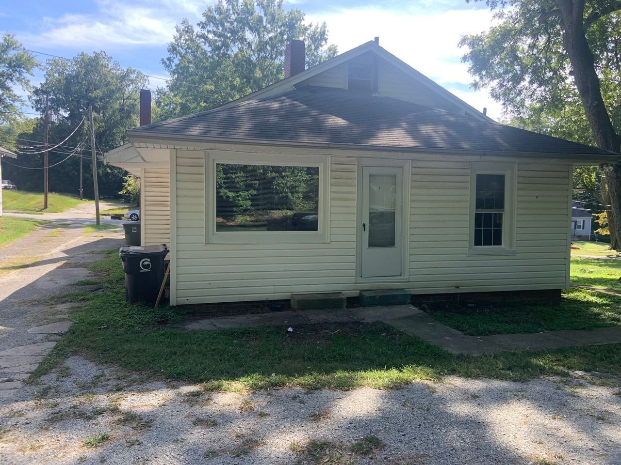 912 Lexington Ave - Photo 2 of 6