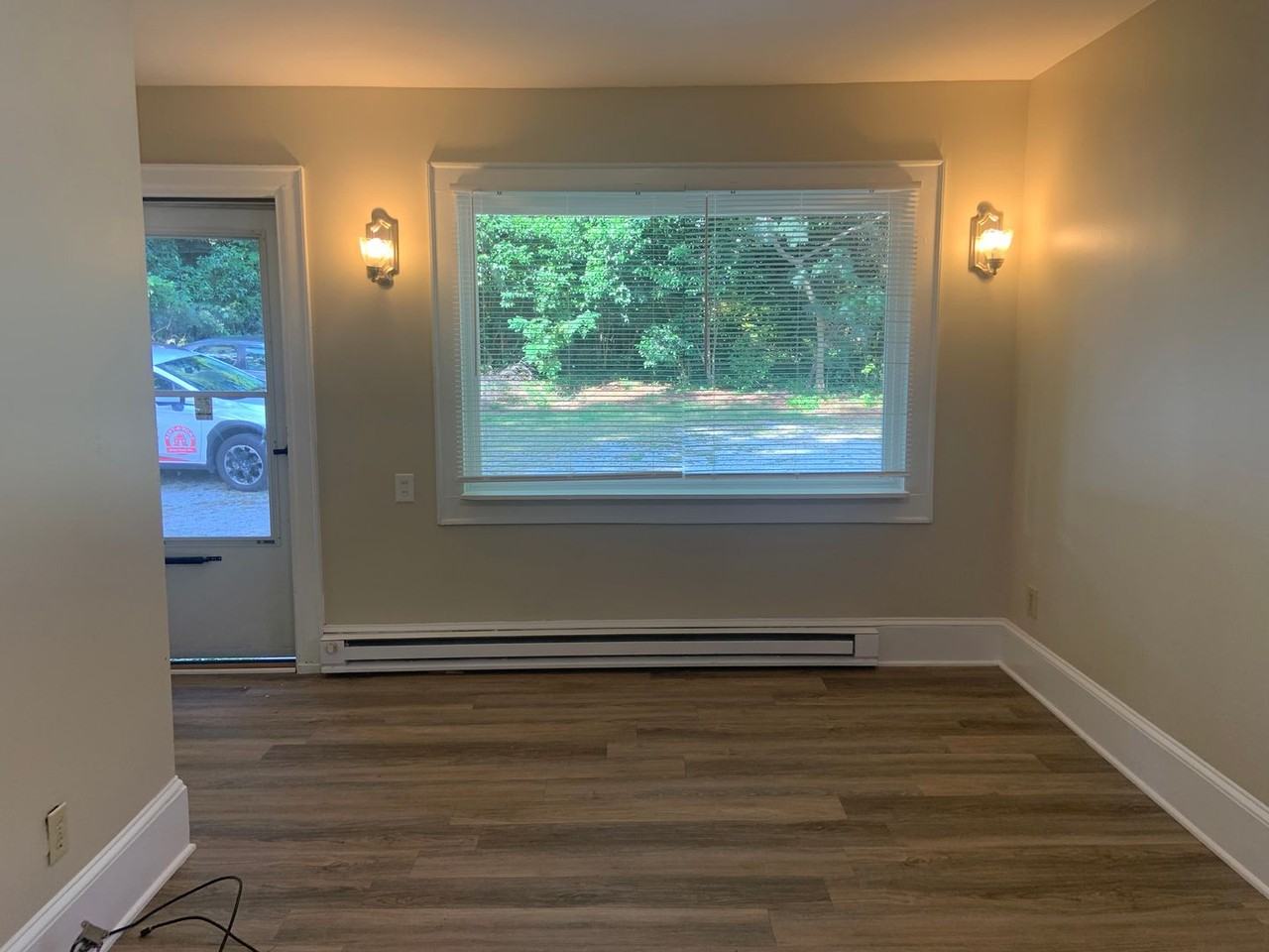 912 Lexington Ave - Photo 4 of 6