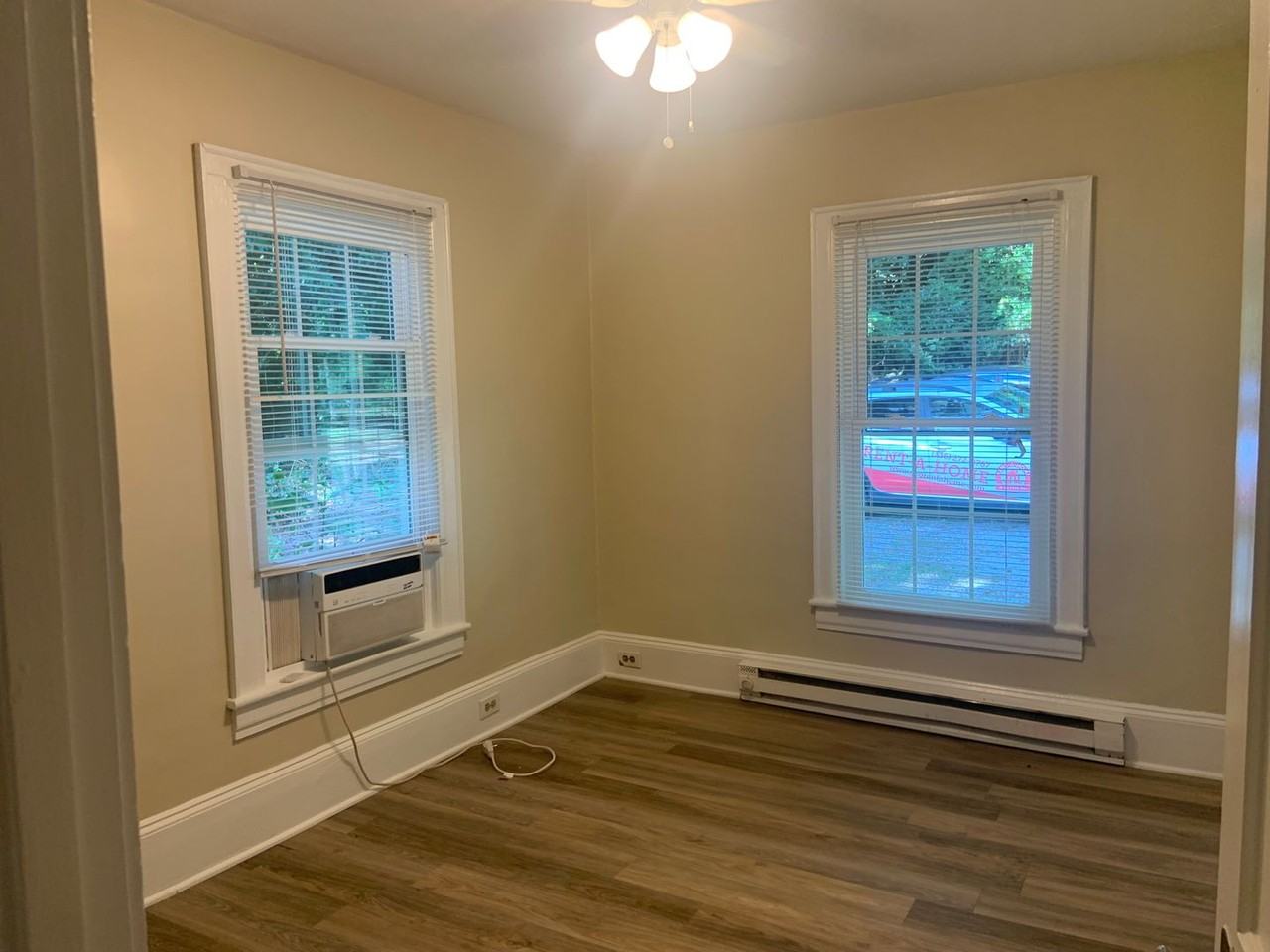 912 Lexington Ave - Photo 5 of 6