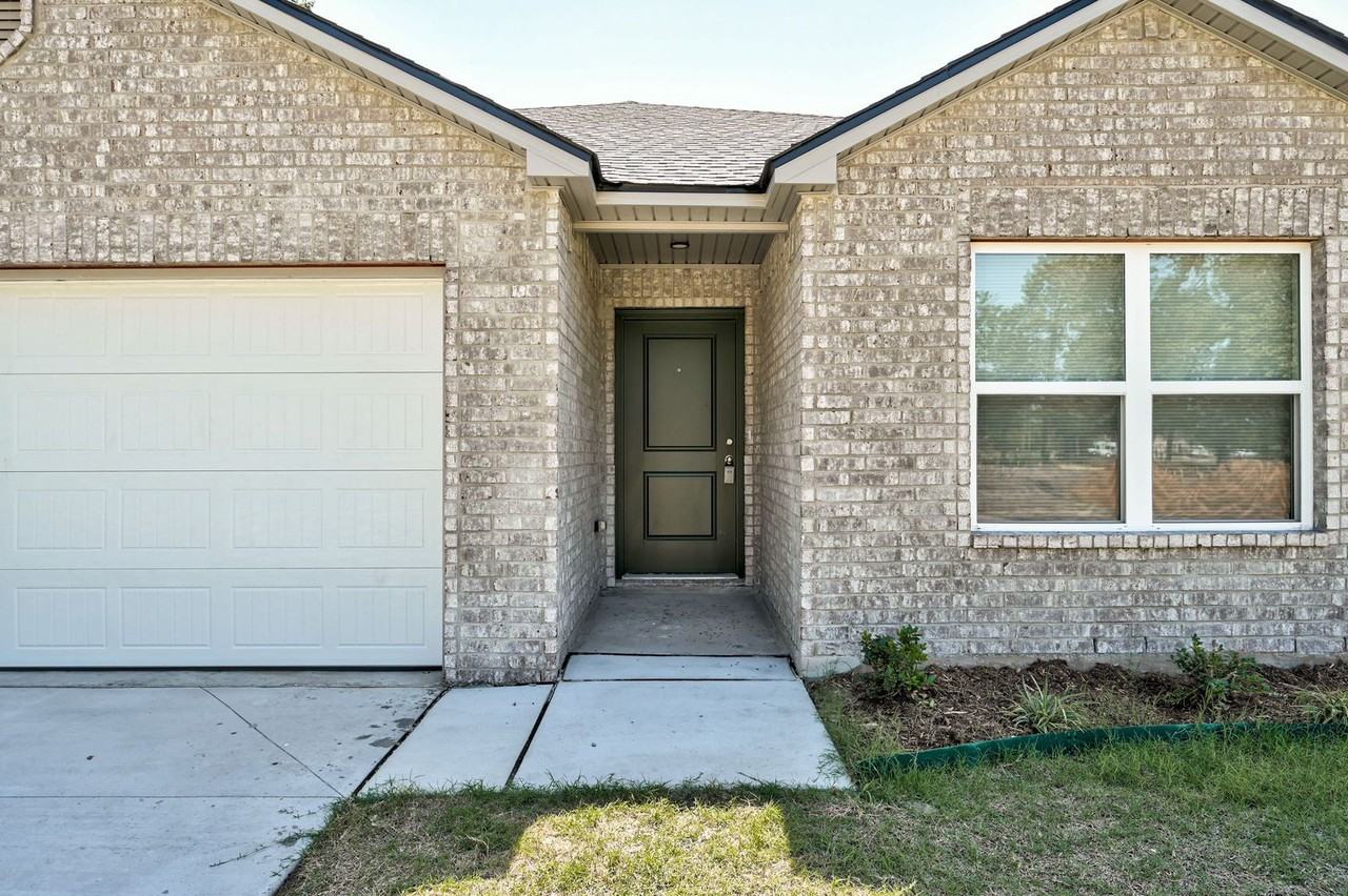 504 Old Hickory Ln - Photo 4 of 43