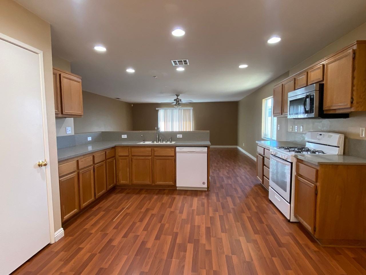 15335 Brant Dr - Photo 3 of 15