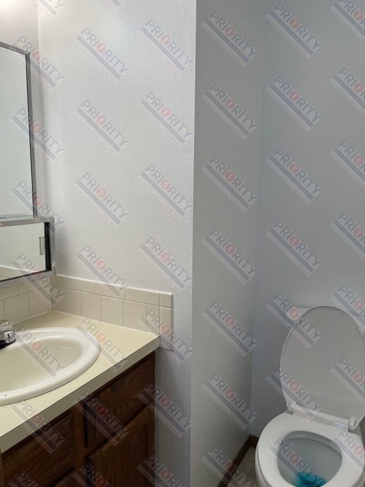 720 S Gurley Ave - Photo 7 of 9