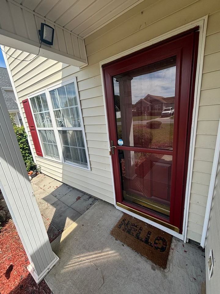 4897 Southgate Pkwy - Photo 4 of 33