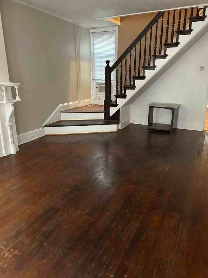 1815 W 2nd St - Photo 3 of 11